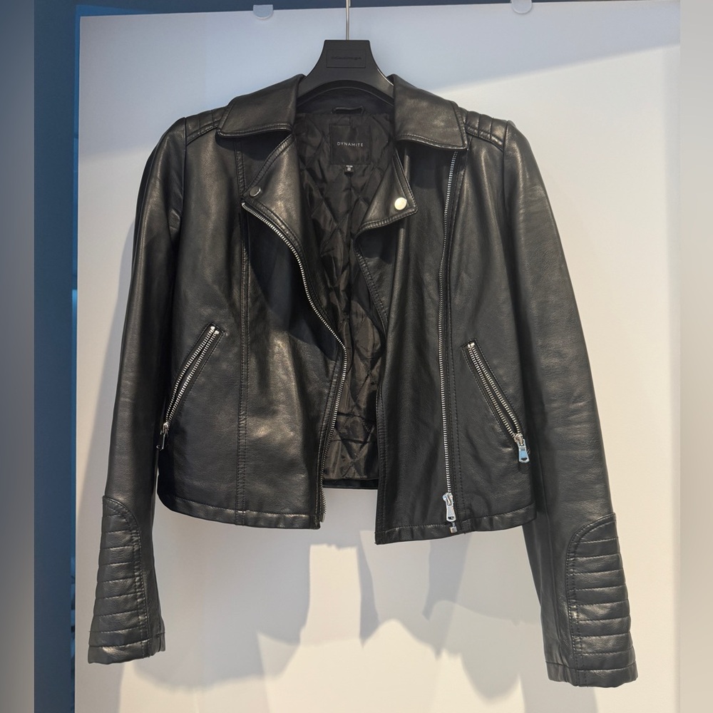 DYNAMITE CROPPED FAUX LEATHER JACKET